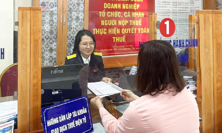 Ngành thuế tăng cường hỗ trợ người dân thực hiện các thủ tục hành chính về thuế