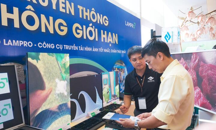 Màn hình LED LAMPRO gây chú ý tại chuỗi sự kiện Truyền thông không giới hạn