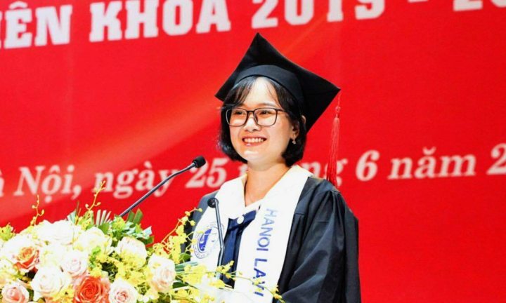 Cô gái xứ Thanh có biệt danh 'kẻ săn giải' tốt nghiệp thủ khoa ĐH Luật Hà Nội