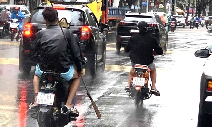 Nhóm thanh thiếu niên ở Đà Nẵng cầm đao chạy khắp phố chém người