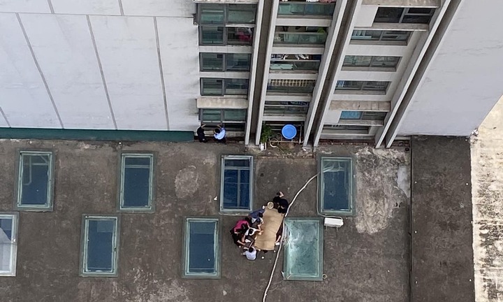 Hà Nội: Nữ sinh lớp 7 rơi từ tầng cao chung cư tử vong