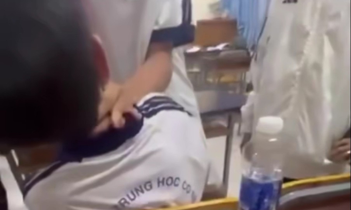 TP.HCM: Tạm dừng học 2 tuần với nam sinh đánh bạn