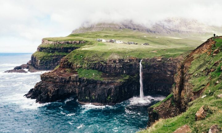 Mê mẩn vẻ đẹp yên bình đến siêu thực của quần đảo như tách biệt với thế giới