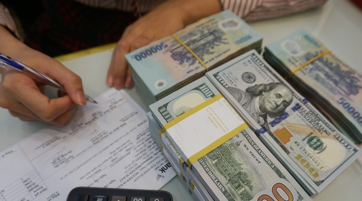 Phát hành trái phiếu doanh nghiệp riêng lẻ giảm gần một nửa