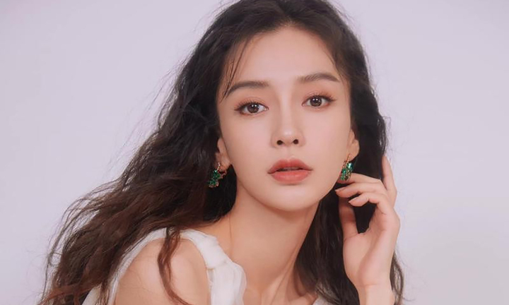 Angelababy phải van nài để được dự sự kiện hậu bê bối đi xem Lisa