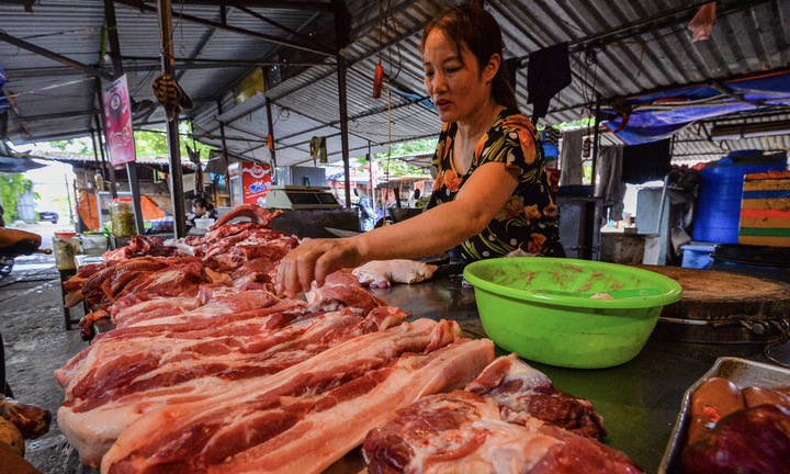Thứ trưởng Phùng Đức Tiến: Tết không thiếu thịt lợn, gà nhưng giá chắc chắn tăng