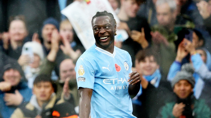 Doku làm lu mờ Haaland, Man City thắng đậm Bournemouth