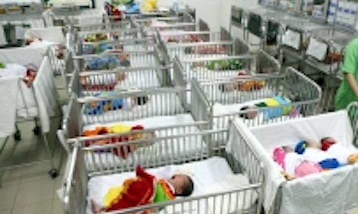 Sinh con thứ 3, công chức, viên chức có bị kỷ luật?