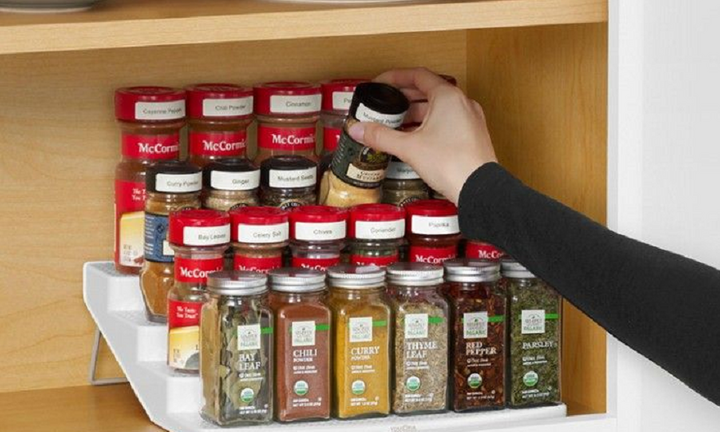 Mẹo cất giữ gia vị cực hay để căn bếp luôn gọn gàng