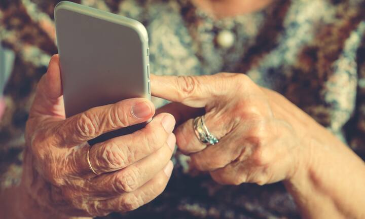 Người mẹ gọi điện cho con trai đã khuất và cái kết kỳ diệu