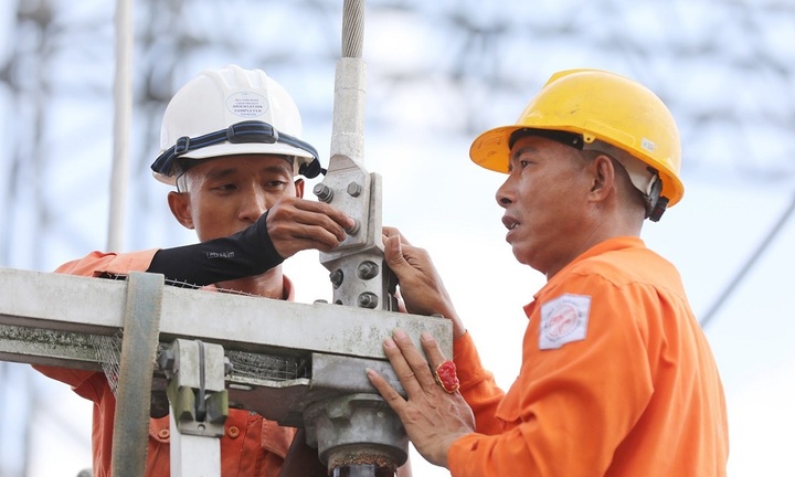 Giá điện tăng 4,5%, lên 2.006 đồng/kWh từ hôm nay