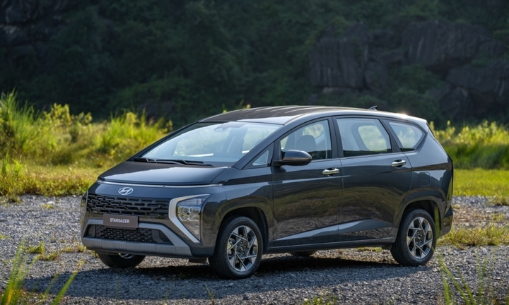 Chạy đua doanh số cuối năm, nhiều mẫu MPV giảm cả trăm triệu đồng tiền mặt