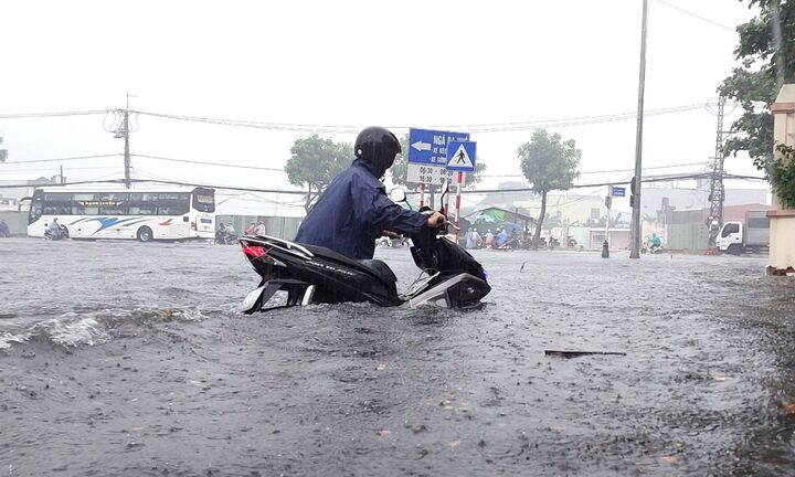 Dự báo mưa lớn gây ngập lụt, Đà Nẵng cho học sinh nghỉ học ngày 13/11