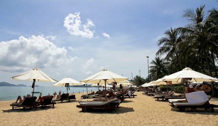 Tips for budget-friendly beach travel