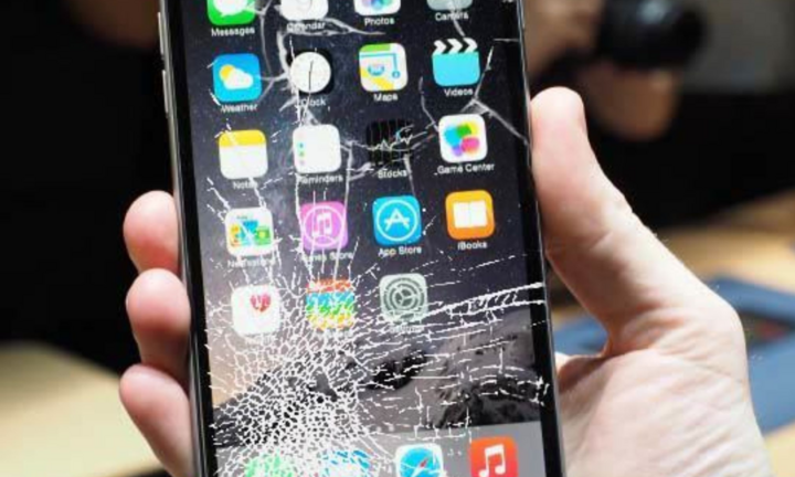 Có cần dán kính cường lực cho iPhone?