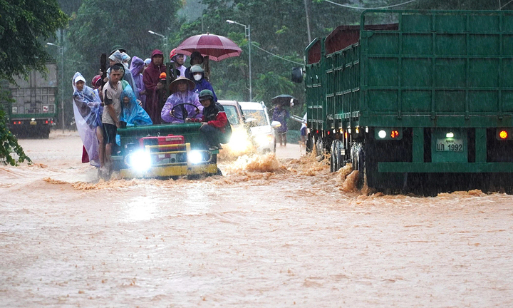 Dự báo thời tiết ngày 15/11: Miền Bắc hửng nắng, miền Trung mưa không ngớt