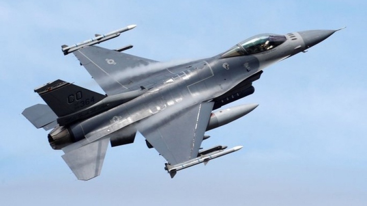 Romania mở trung tâm huấn luyện phi công Ukraine lái F-16