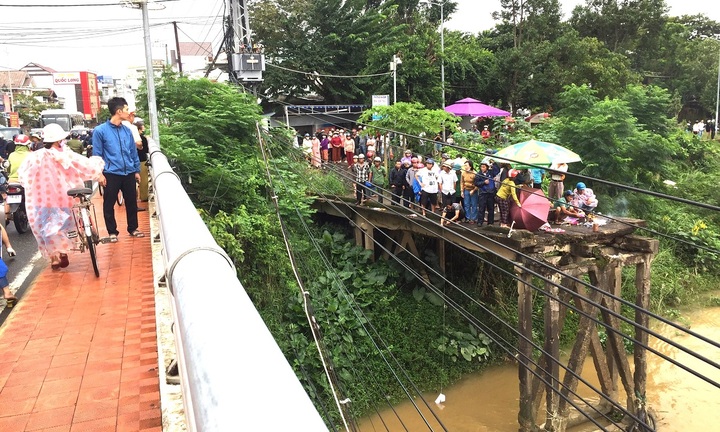 Nam sinh lớp 9 ở Quảng Nam nhảy cầu tự tử