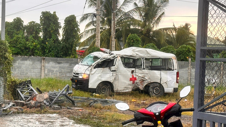 Xe cấp cứu chở 6 người gặp nạn, 1 người tử vong