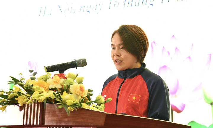 Trung tâm HLTTQG Hà Nội tặng thưởng VĐV giành huy chương tại ASIAD 19