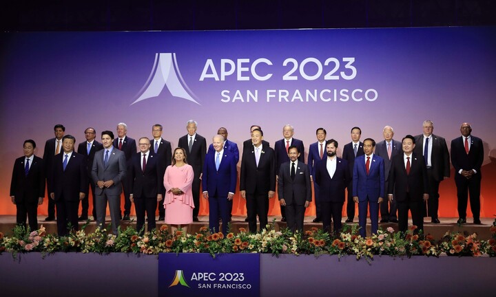 Chủ tịch nước Võ Văn Thưởng dự phiên chụp ảnh chung với các Nhà lãnh đạo APEC