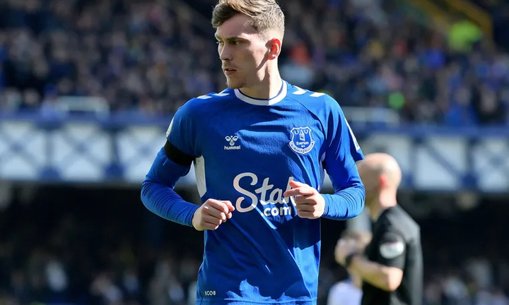 Everton vi phạm luật công bằng tài chính, bị trừ 10 điểm