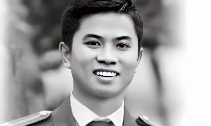 Truy tặng Huy hiệu Tuổi trẻ dũng cảm cho Đại úy Trần Trung Hiếu