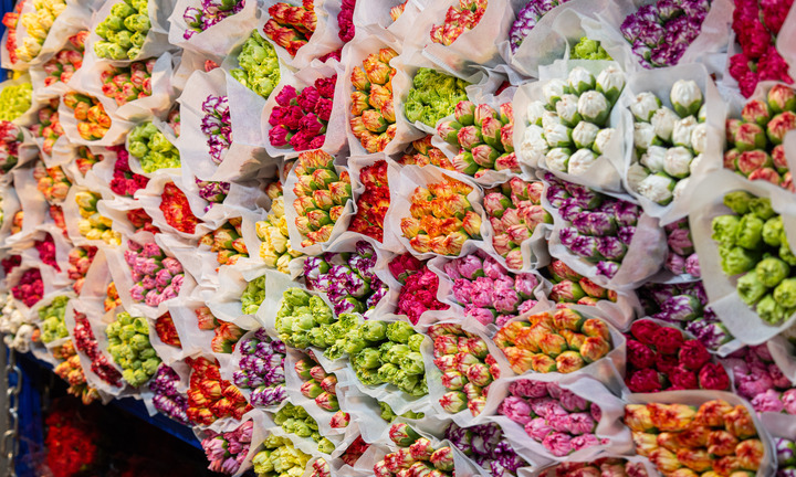 Giá hoa 20/11 tăng mạnh, nhiều cửa hàng vắng khách