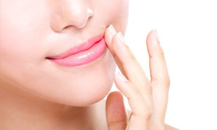 Làm thế nào để môi luôn hồng?
