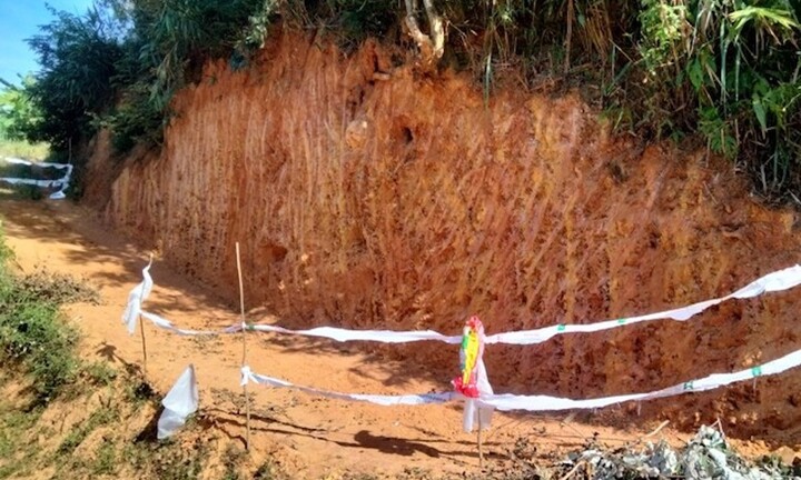 Phát hiện quả bom dài hơn 1m có thể phát nổ bất cứ lúc nào ở Sơn La