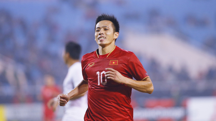 Văn Quyết giã từ đội tuyển Việt Nam