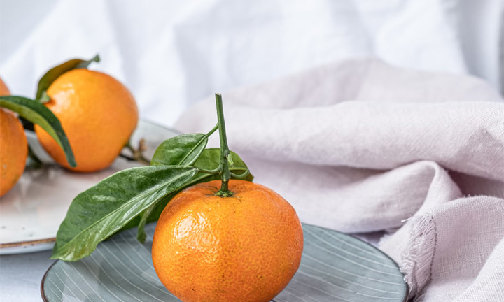 Đặt quả cam đầu giường trước khi ngủ có tác dụng gì?