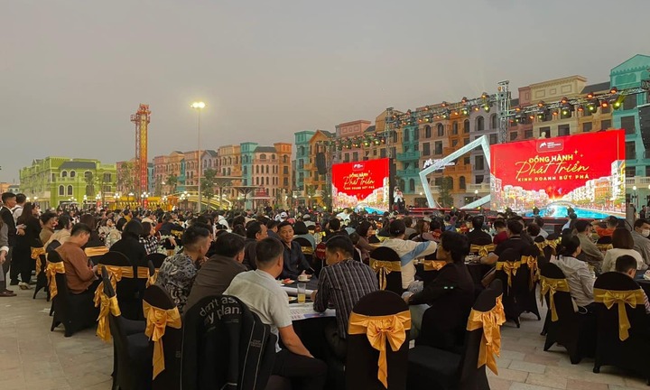 Công ty BĐS dịp cuối năm: Thi nhau tung đãi ngộ tốt để giữ chân nhân tài