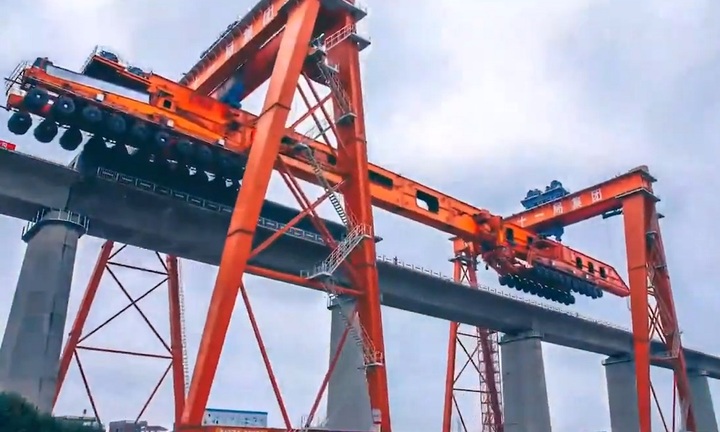 'Siêu cỗ máy' duy nhất trên thế giới giúp Trung Quốc xây các công trình khủng