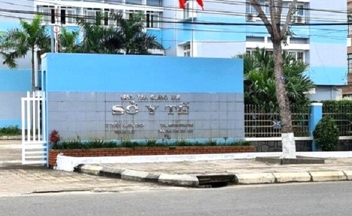 Chủ tịch Quảng Nam ký quyết định thôi giữ chức vụ đối với Phó Giám đốc Sở Y tế