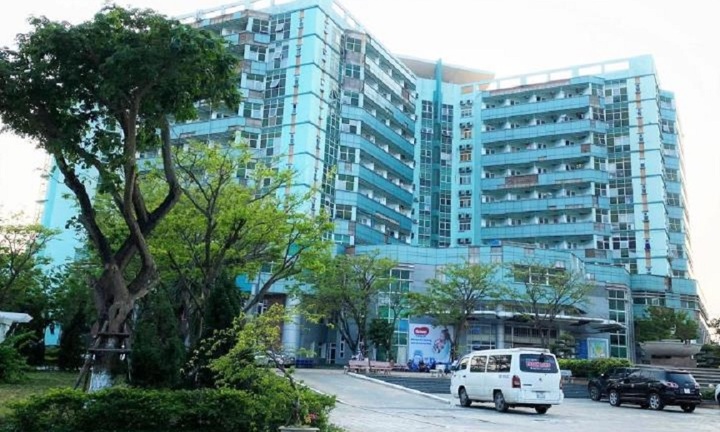 Mâu thuẫn với vợ, gã chồng đâm con nguy kịch