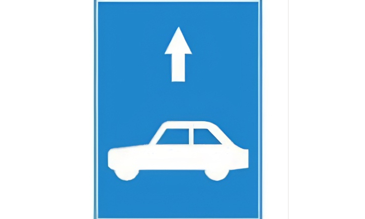 Đoạn đường cắm biển này, xe tải và xe khách được phép đi vào không?