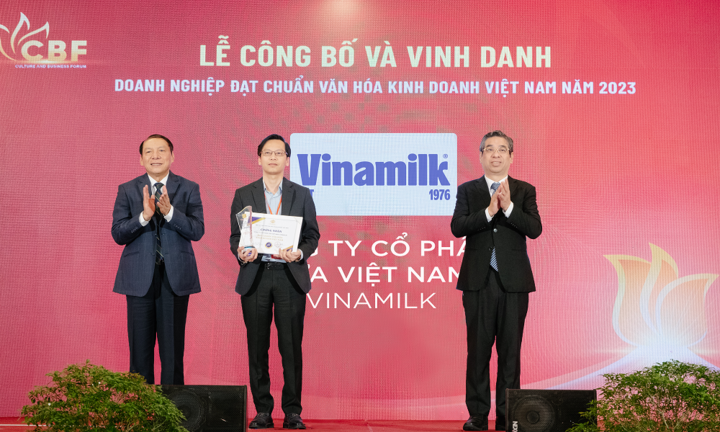 Vinamilk được vinh danh 'Doanh nghiệp đạt chuẩn văn hóa kinh doanh Việt Nam'