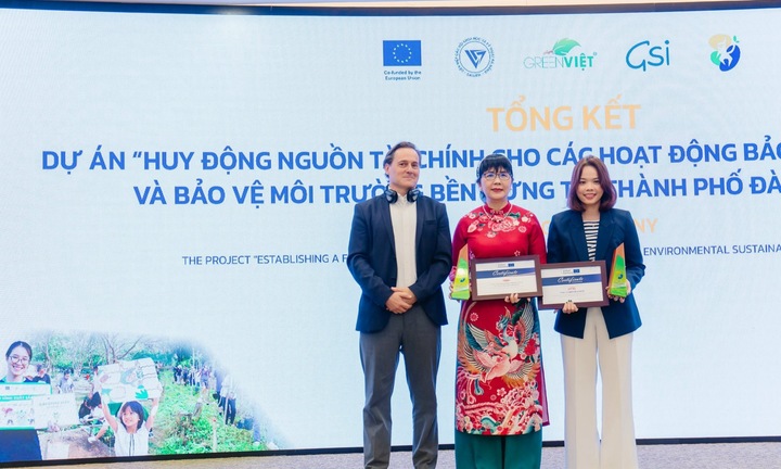 Dai-ichi Life Việt Nam được trao chứng nhận về đóng góp bảo vệ môi trường