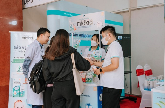 Xịt chống sâu răng Midkid xuất hiện tại Hội nghị răng hàm mặt lần thứ 13
