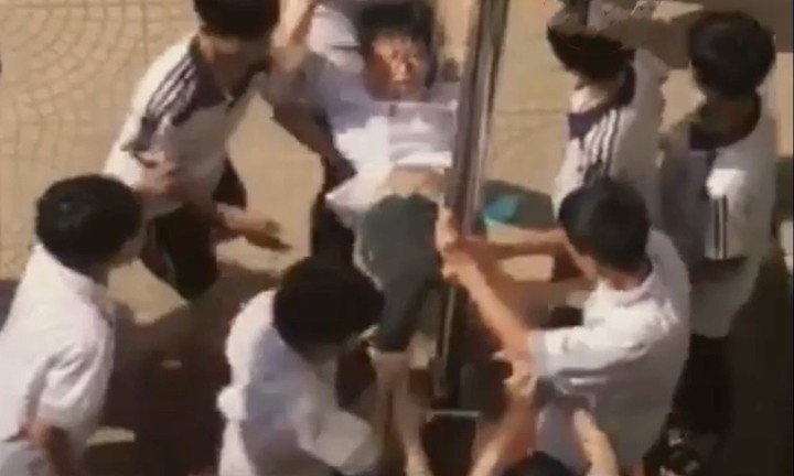 Nam sinh lớp 8 bị bạn bạo hành vùng kín, Sở GD&ĐT Hà Nội lên tiếng