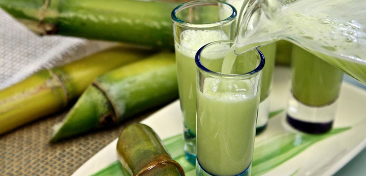 Vì sao khi ép mía người ta cho quất vào ép cùng?