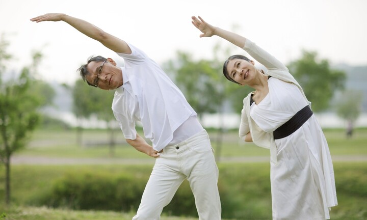 4 thói quen để sống hạnh phúc, khoẻ mạnh và kéo dài tuổi thọ