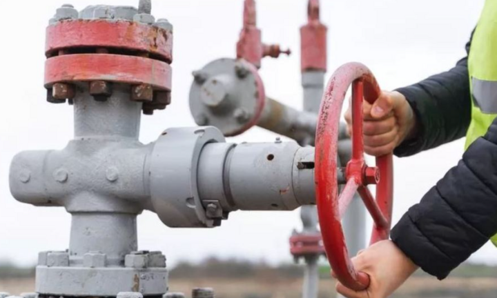 OPEC+ tiếp tục giảm sâu sản lượng dầu trong năm 2024