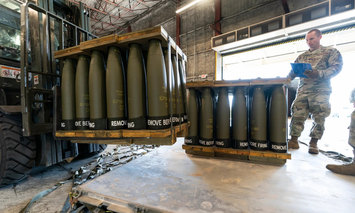 Viện trợ quân sự cho Ukraine 'sang tay' các công ty vũ khí Mỹ thế nào?