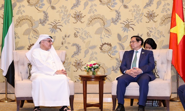 Thủ tướng Phạm Minh Chính tiếp Bộ trưởng Nguồn nhân lực UAE