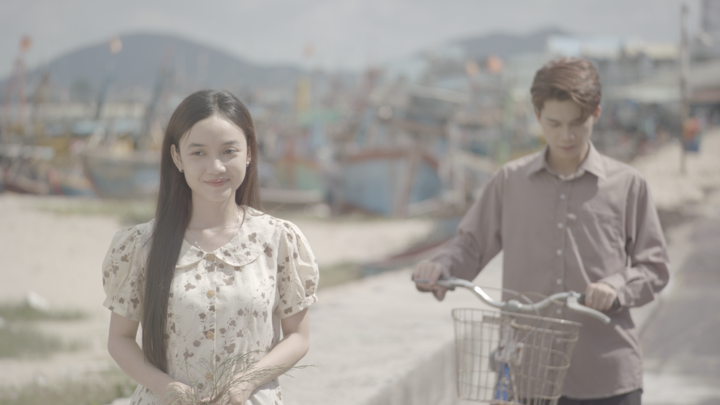 Chủ nhân bản hit ‘Ngày mai người ta lấy chồng’ vướng hiểu lầm trong MV mới