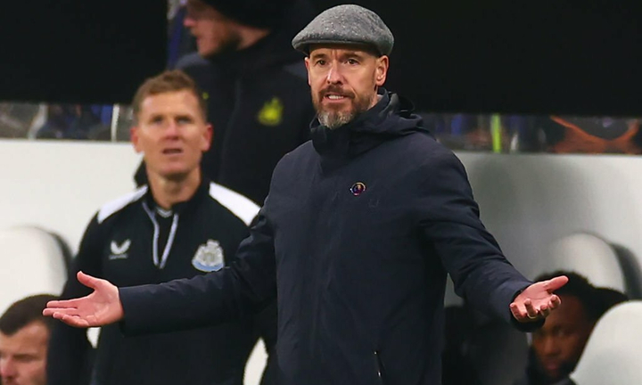 HLV Erik ten Hag phủ nhận cãi nhau với Martial