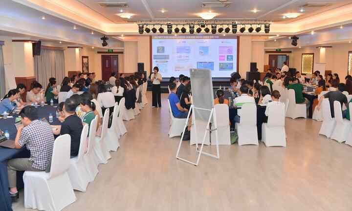 Đào tạo cung ứng sản phẩm dịch vụ ngân hàng số cho khách hàng bán buôn phía Nam