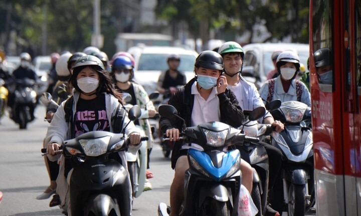Dự báo thời tiết TP.HCM hôm nay 5/12: Sáng nhiều mây, trưa chiều trời nắng